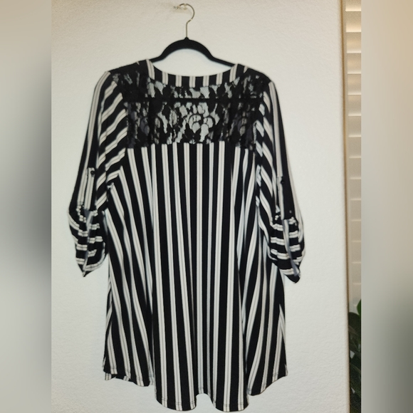 Torrid Studio Knit Lake Yoke Harper Top Size 3 - Picture 5 of 13